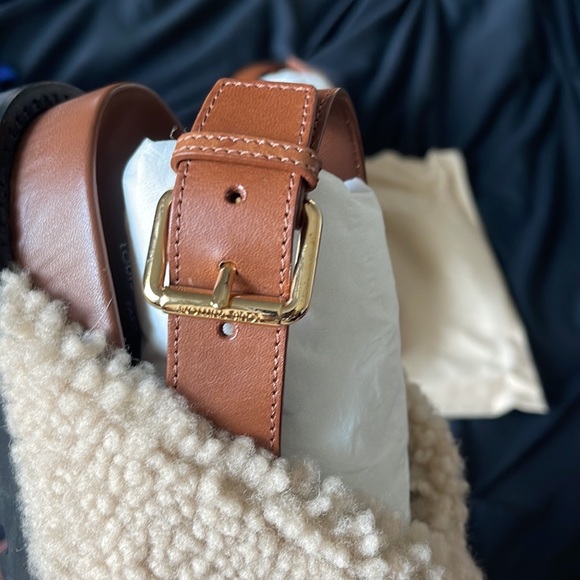 Louis Vuitton Paseo Line Sandal - Picture 7 of 9